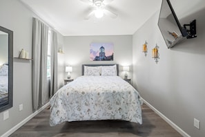 3 makuuhuonetta, silitysrauta/-lauta, ilmainen Wi-Fi, vuodevaatteet