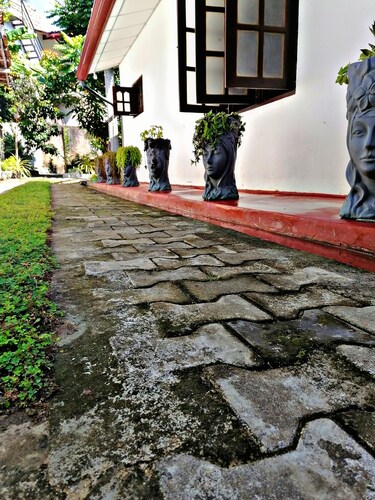 Located very close to the beach & surf spot. The holiday can be spent freely.