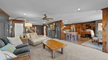 TV connectée, jeux vidéo, lecteur de DVD, baby-foot