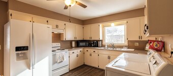 Quaint Home 2 miles from Mayo Handicap Accessible