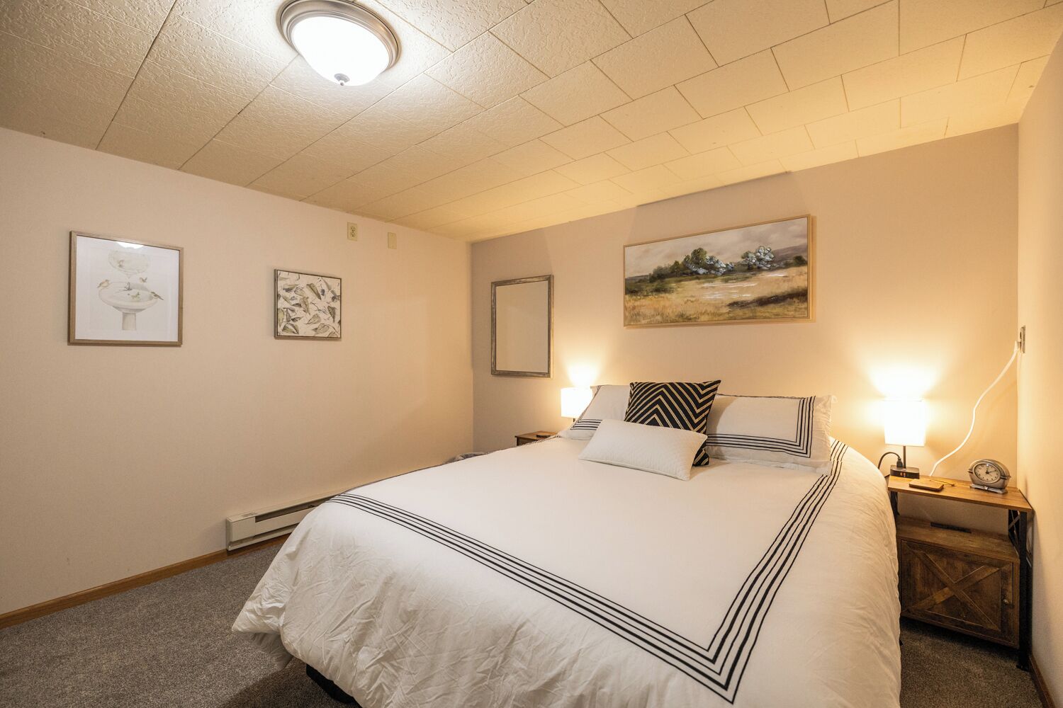 2 Schlafzimmer, Zimmersafe, Schreibtisch, Bügeleisen/Bügelbrett