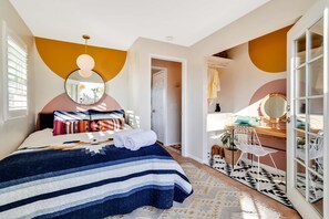 3 bedrooms, desk, iron/ironing board, free WiFi