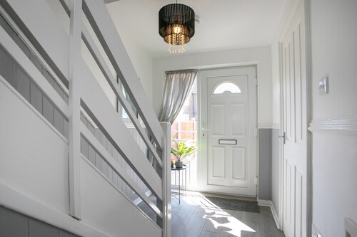 Maltby House, Rotherham for Contractors & Families (Hosted by Emu-J Stays)