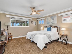 2 bedrooms, free WiFi - Beachtown Bella 2 bed Ocean View (Oceanside)