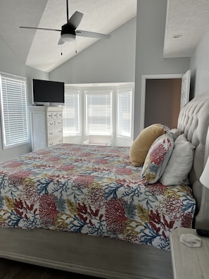 3 bedrooms, iron/ironing board, free WiFi, bed sheets - Ocean Lakes Coastal Hideaway, #6019, On lake, 3rd Year Rental, Clean & Spacious (Myrtle Beach)
