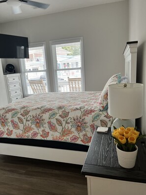 3 bedrooms, iron/ironing board, free WiFi, bed sheets - Ocean Lakes Coastal Hideaway, #6019, On lake, 3rd Year Rental, Clean & Spacious (Myrtle Beach)