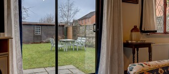 Sparrows Nest | Oxford  Holiday Let | 3 Beds & Sleeps 5