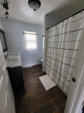 Toallas y papel de baño 