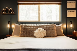 2 Schlafzimmer, Schreibtisch, Bügeleisen/Bügelbrett, WLAN