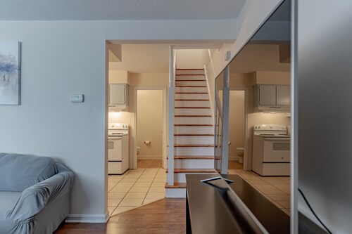 Quiet Fort Knox Townhome  Bourbon Trail Stay Near Louisville Airport