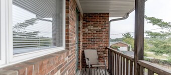Quiet Fort Knox Townhome with EV Charger