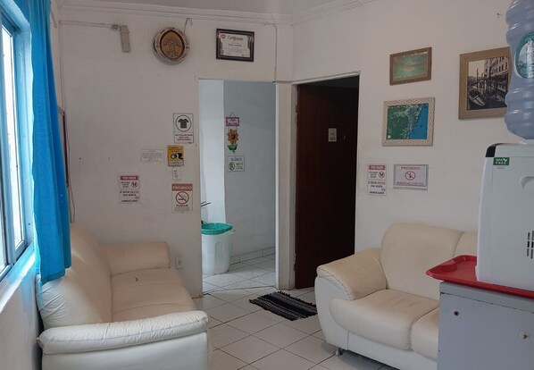 Basic Shared Dormitory, Multiple Beds | Living area | TV - Hostel Canários (Palhoça)