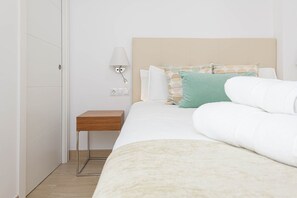 1 bedroom, iron/ironing board, travel cot, free WiFi