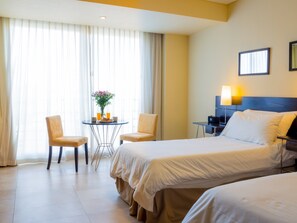 1 Schlafzimmer, Schreibtisch, WLAN, Bettwäsche