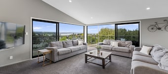 Ngaio Views - Lake Taupo Holiday Home