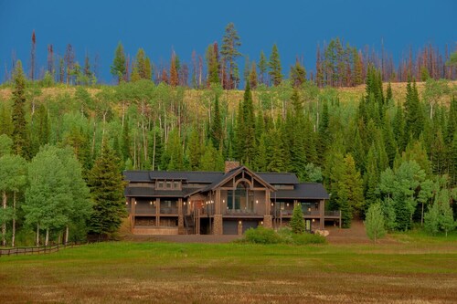 Ranch Oasis-Families & Retreats on a Working Wyoming Ranch