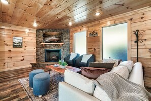 Interior - VIEWS, Hot Tub, 3 Stone SPAs, 7min 2DT (Gatlinburg)