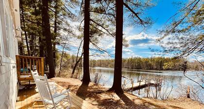 "Loon Cottage" on Sand Pond