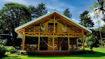 Villa familiar, vista al río | Terraza o patio