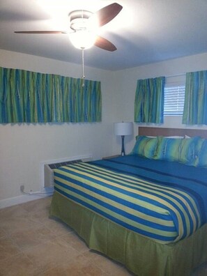 Strykejern/-brett, internettilgang og sengetøy