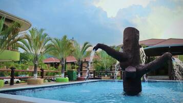 Cascada en la alberca