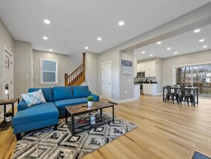 Living area - Modern Lux 3BR 3BA CentralFreePK.

 (Columbus)