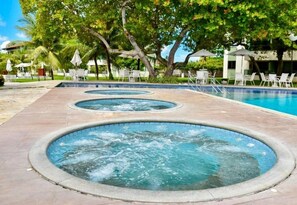 4 outdoor pools
