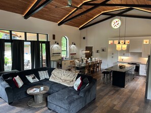 Smart-tv och eldstad