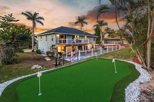 Spacious Villa with Heated Pool, Golf, Game Room, Basketball, Pool Table, Bikes