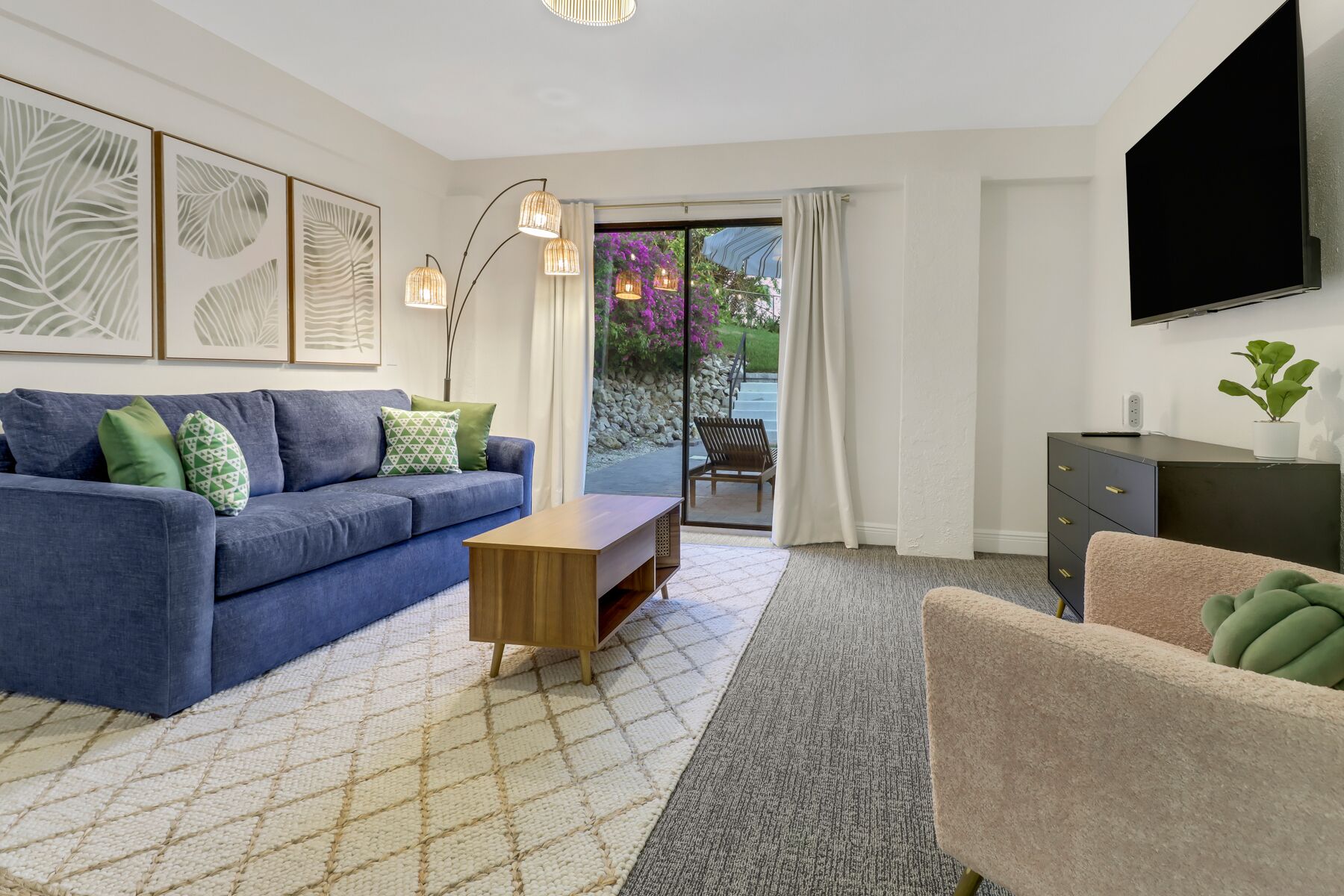 Älytelevisio, kirjoja, stereot