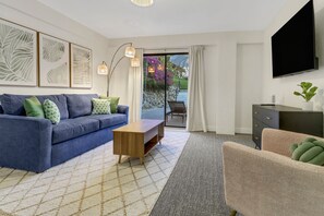 Smart-TV, Bücher, Stereoanlage