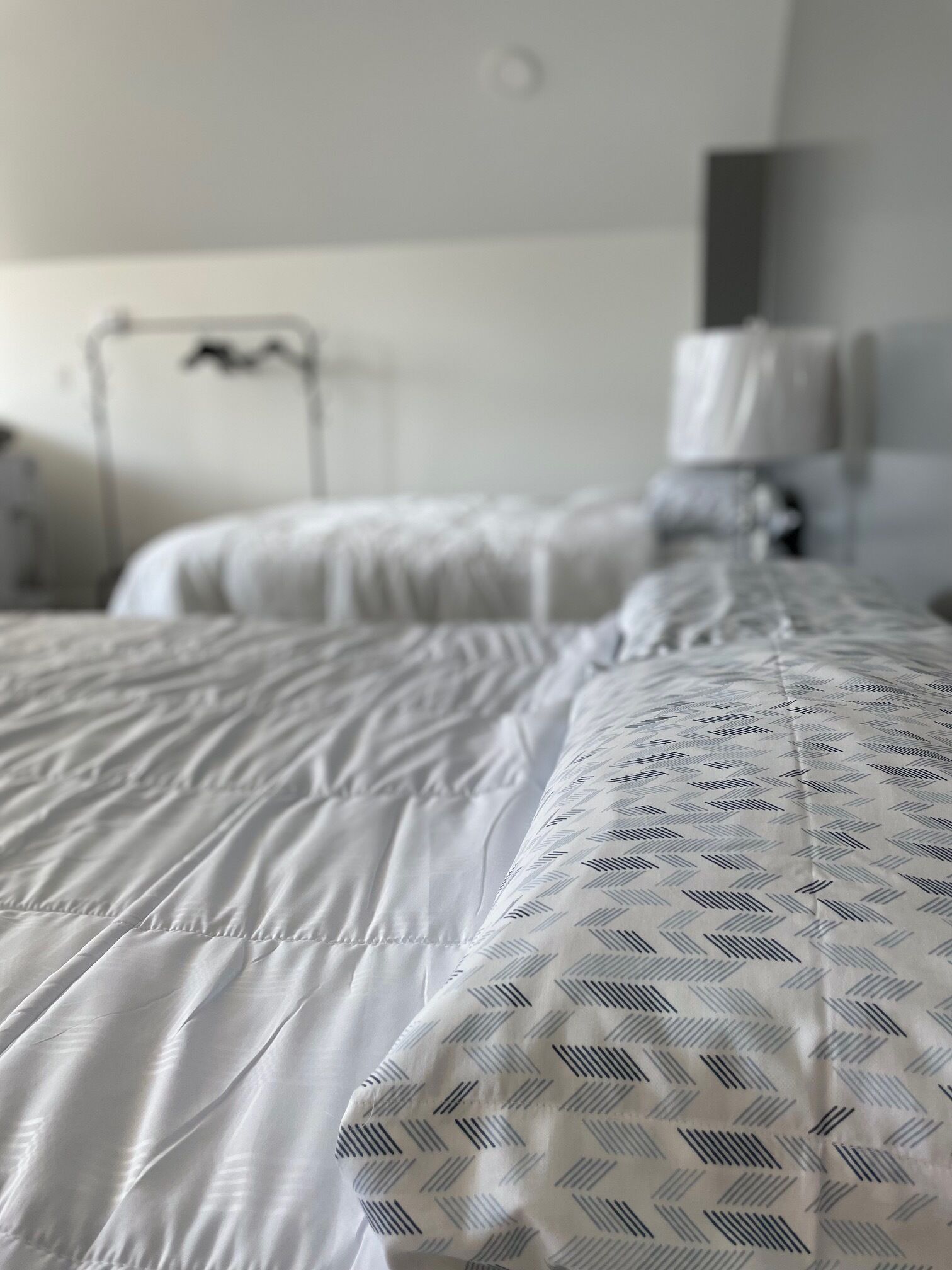 2 عدّة غرف نوم وواي فاي وملاءات أسرّة