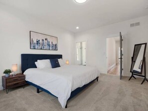 4 chambres, bureau, Wi-Fi, literie fournie