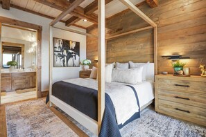 4 bedrooms, desk, iron/ironing board, travel cot - Luxury Cabin - Mountain Views, Pool Table, Hot Tub (Mineral Bluff)