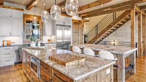 Unclassified image, 5 of 117, button - Luxury Cabin - Mountain Views, Pool Table, Hot Tub (Mineral Bluff)