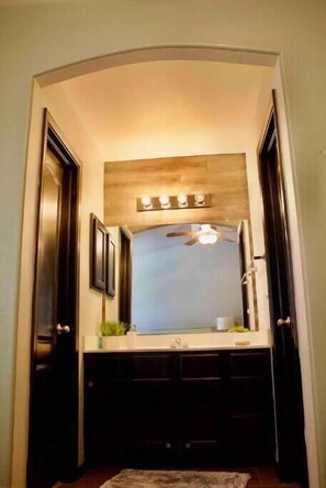 Interior - 5★ El Paso Style Casita Military Disc. (El Paso)