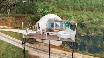 Habitación básica, 1 cama King size, baño en la habitación, vista a la montaña | 1 habitación y wifi gratis
