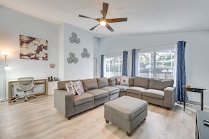 TV - Pet-Friendly Davenport Home w/ Pool Near Disney! (Davenport)