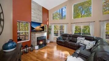 TV connectée, cheminée, jeux vidéo