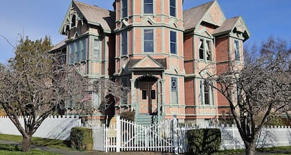 Starrett House