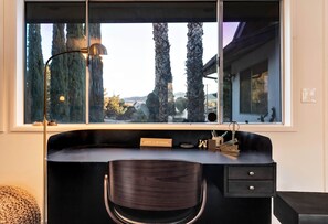 Interior - Benecia Oasis - Spacious Home, Pool + Hot Tub, Joshua Tree & Palm Springs (Yucca Valley)