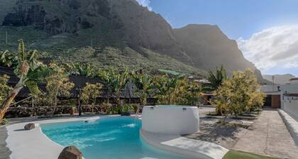 'Finca Oasis Samuel' with Mountain View, Shared Terrace and Private Garden