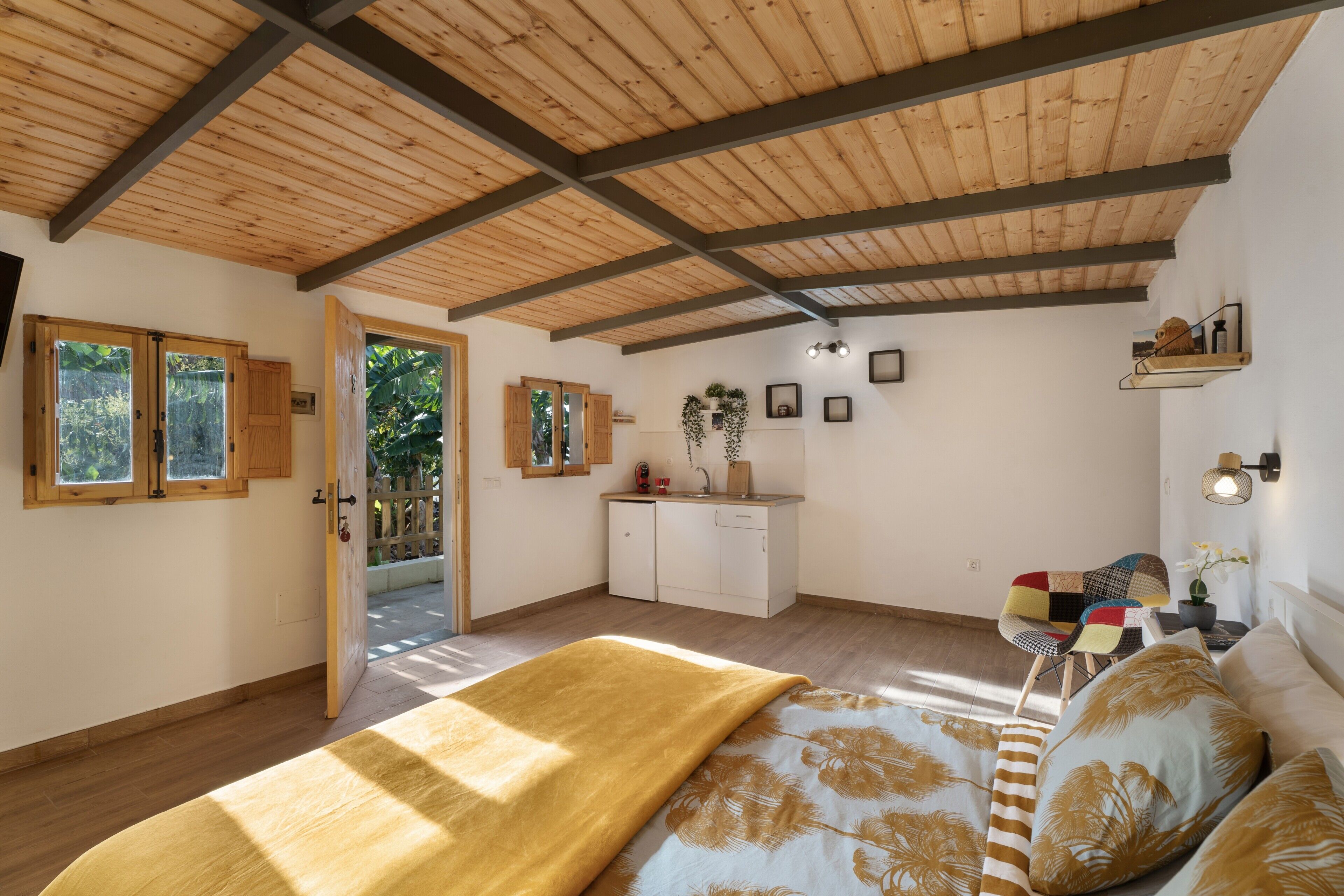 3 bedrooms, WiFi, bed sheets, wheelchair access