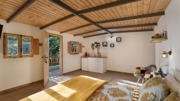 3 bedrooms, WiFi, bed sheets, wheelchair access