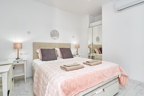 3 chambres, fer et planche à repasser, Wi-Fi gratuit, draps fournis