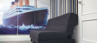 DOBLE SUITE CON DIS KING BED 2 SOFA CAMAS EN LUJOSO Y SEGURO BARRIO DE CUENCA