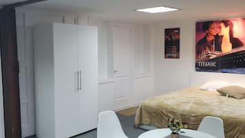 1 bedroom, WiFi, bed sheets