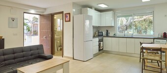 Holiday Home 'Villa Verde' with Shared Pool, Wi-Fi and Air Conditioning