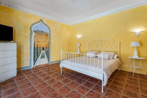 4 soverom, wi-fi (inkludert) og sengetøy