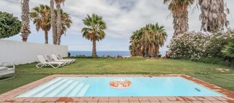 Villa 'Cassis' with Sea View, Private Pool and Wi-Fi